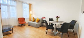 Blossom apartment with garden
